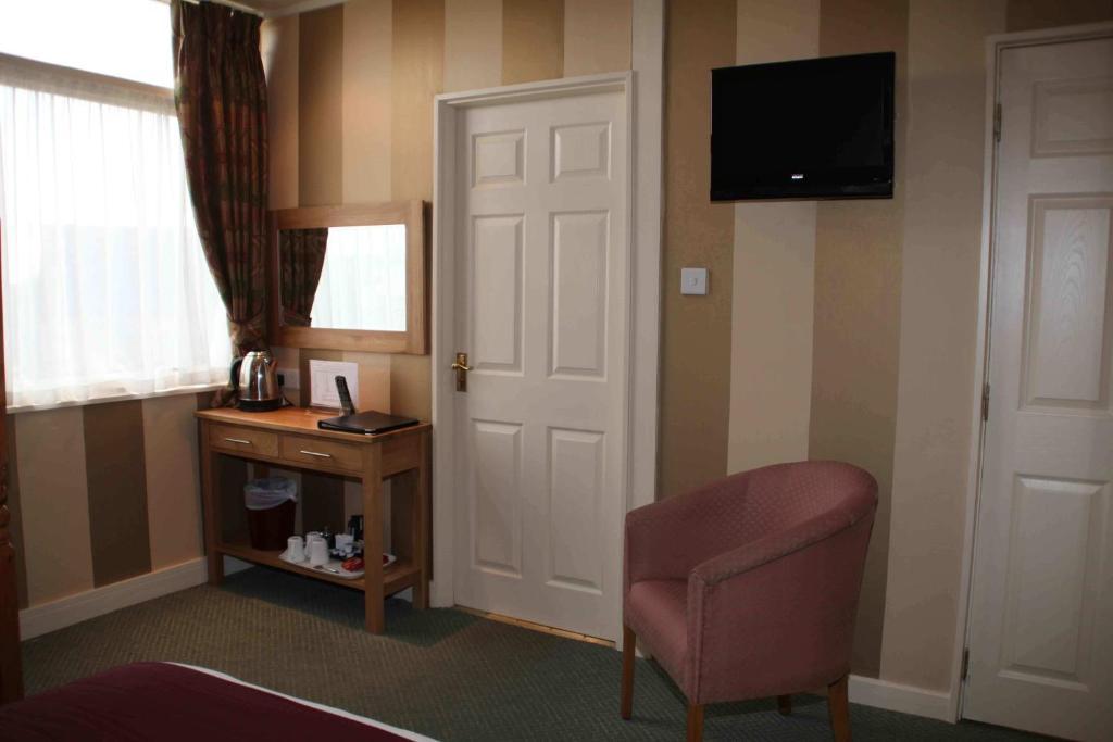 The Dog & Partridge Country Inn Ashbourne  Szoba fotó
